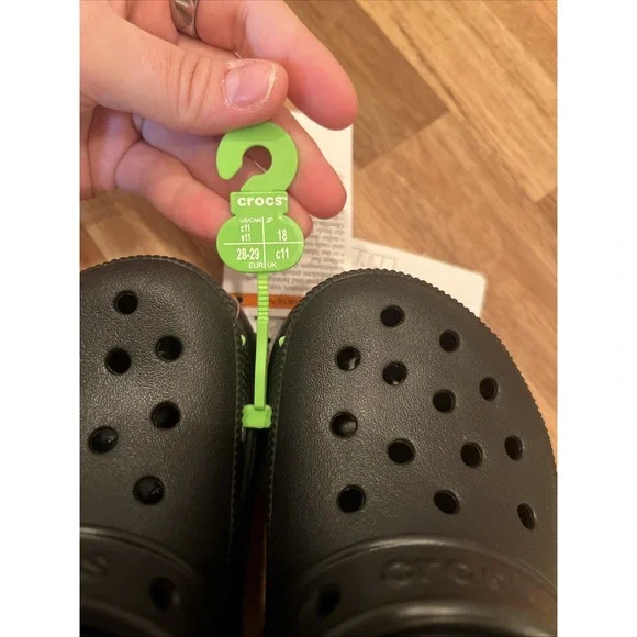 size C11 Kids Crocs Classic Cutie Clog Sandal Black 207708-001 NEW - Picture 8 of 10